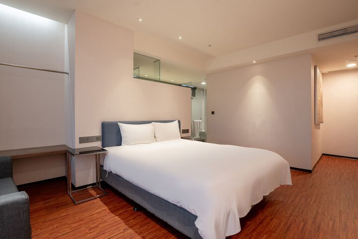 Room 5 of 78