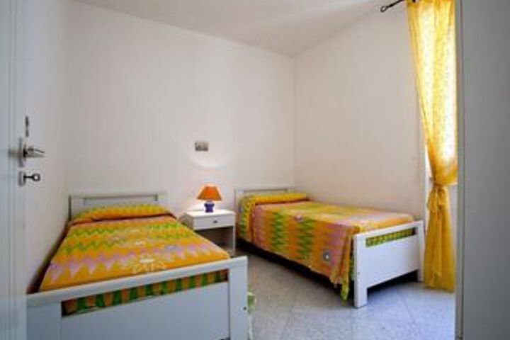 Room 6 of 22