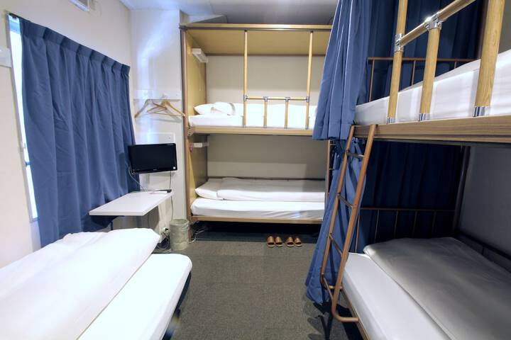 Room 26 of 94