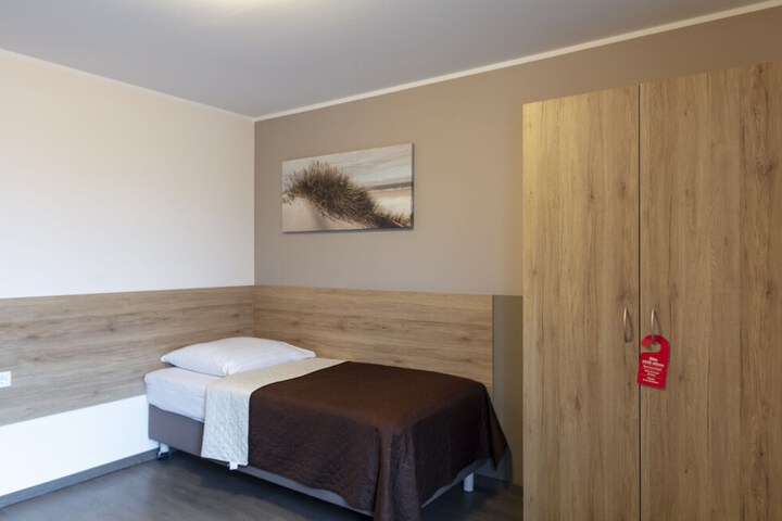 Room 27 of 50