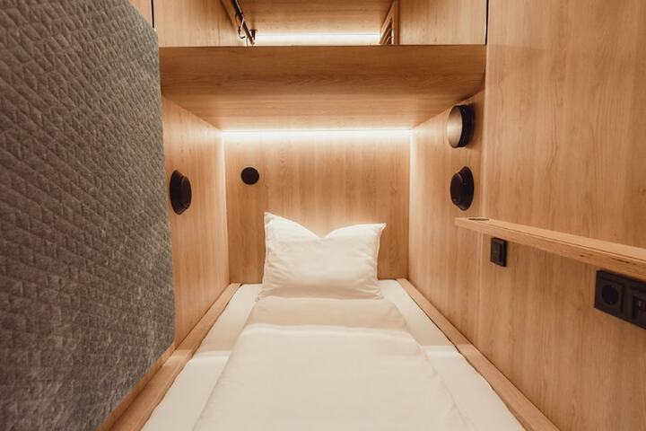 Room 14 of 118