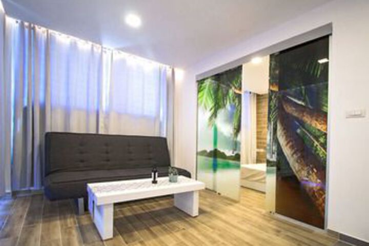 Room 27 of 30