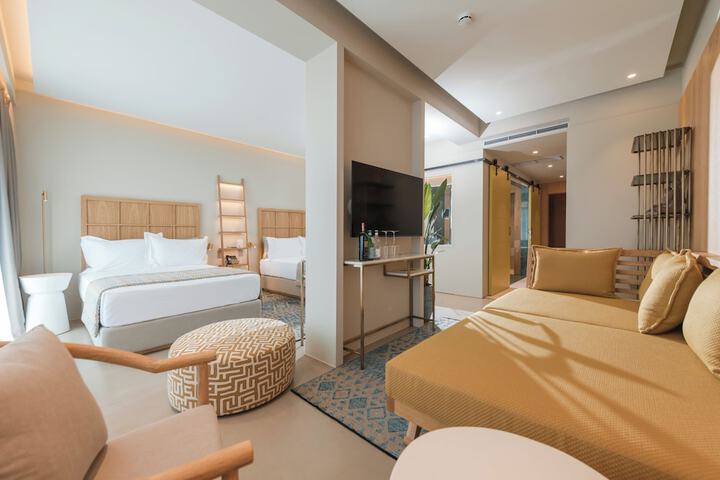 Room 34 of 115