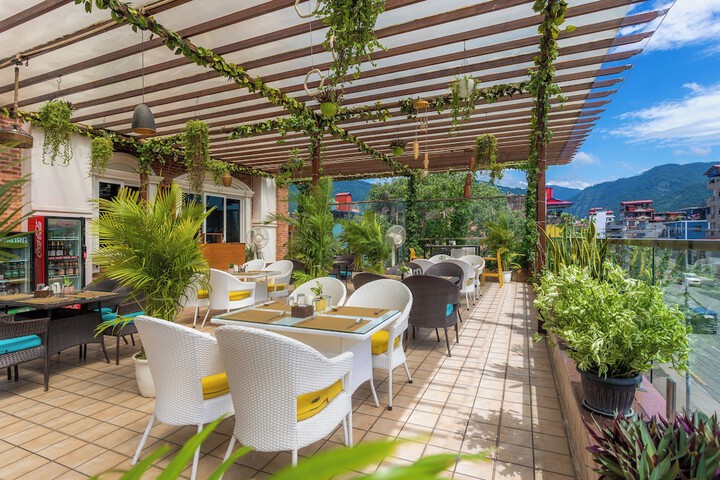 Terrace/Patio 84 of 84