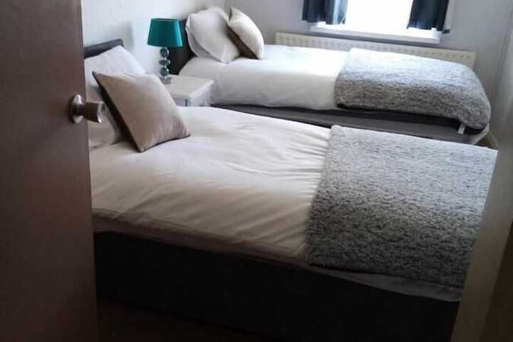 Room 10 of 40