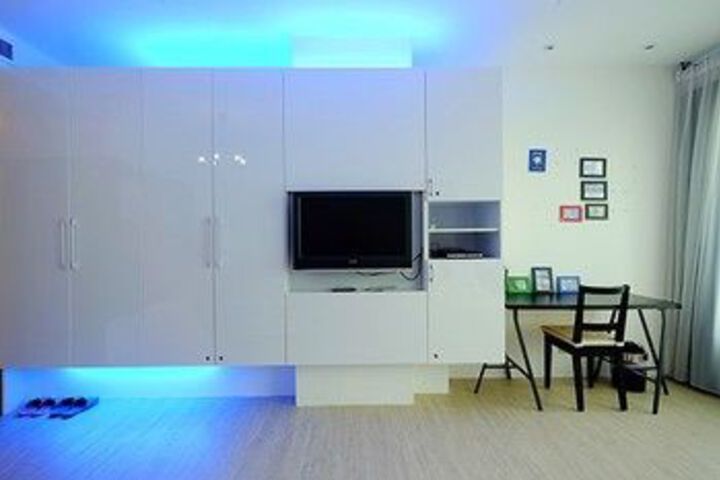 Room 33 of 42