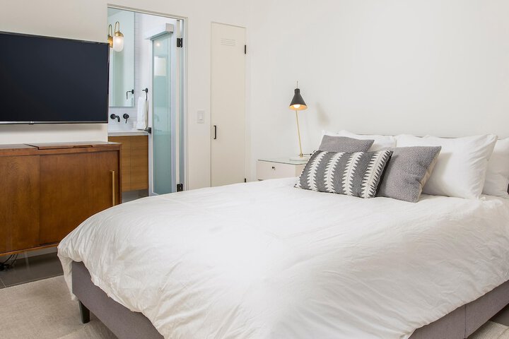 Room 10 of 46
