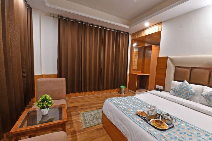 Room 13 of 43