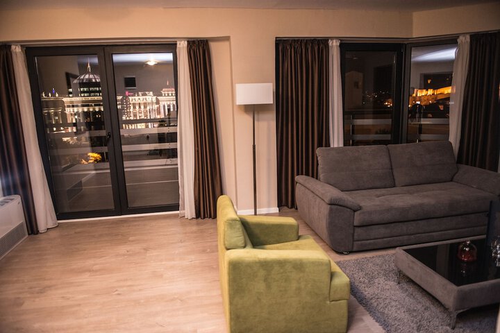 Room 16 of 36