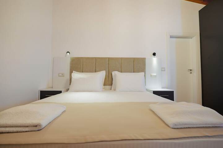 Room 12 of 64