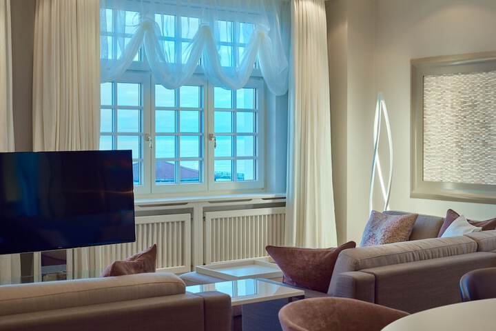 Room 33 of 110