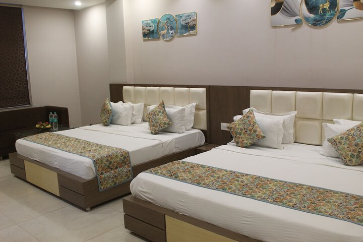 Room 35 of 71