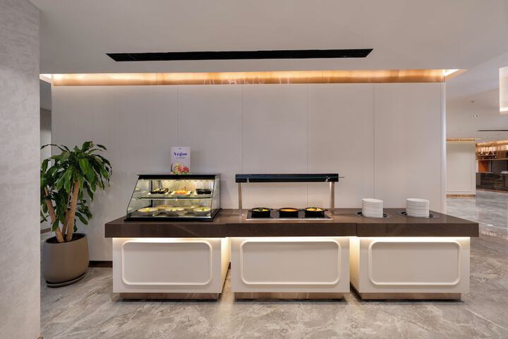 Lounge 120 of 160
