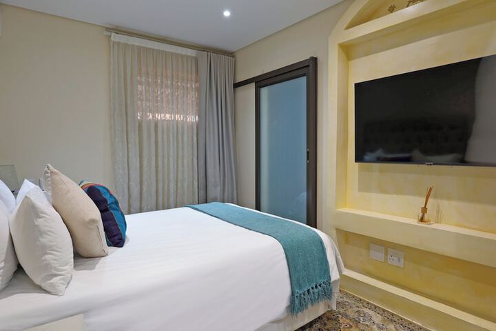 Room 34 of 101