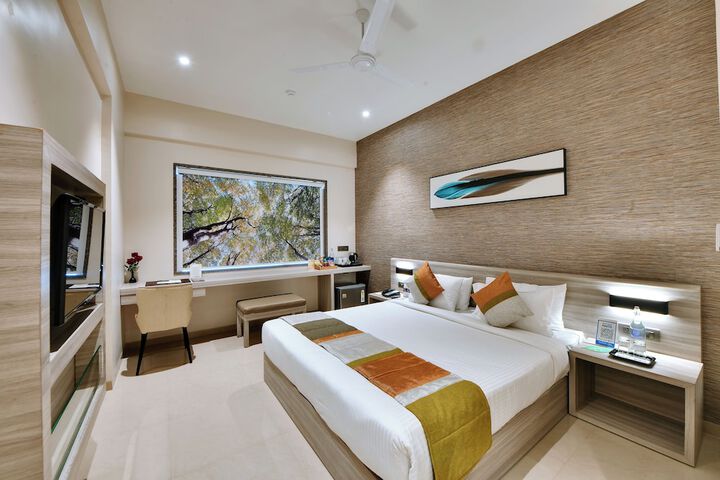Room 7 of 19