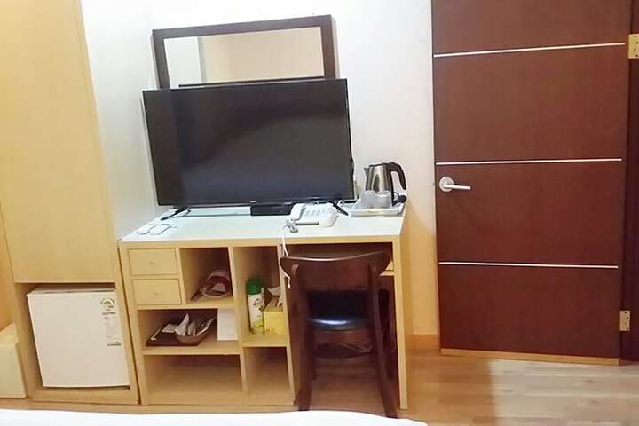 Room 21 of 39