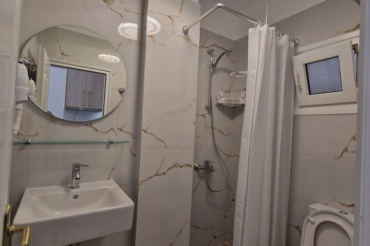 Room 21 of 25