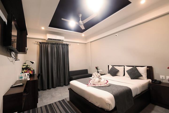 Room 14 of 33