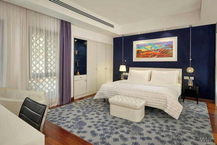 Room 35 of 103