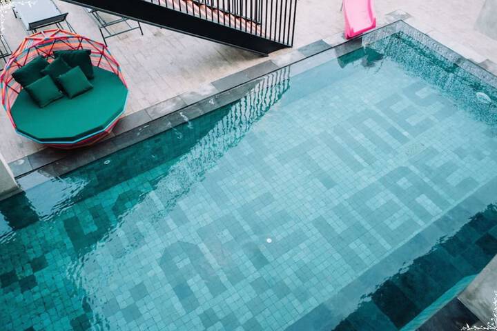 Pool 44 of 65