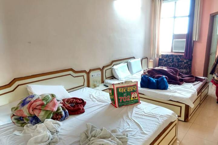 Room 7 of 13
