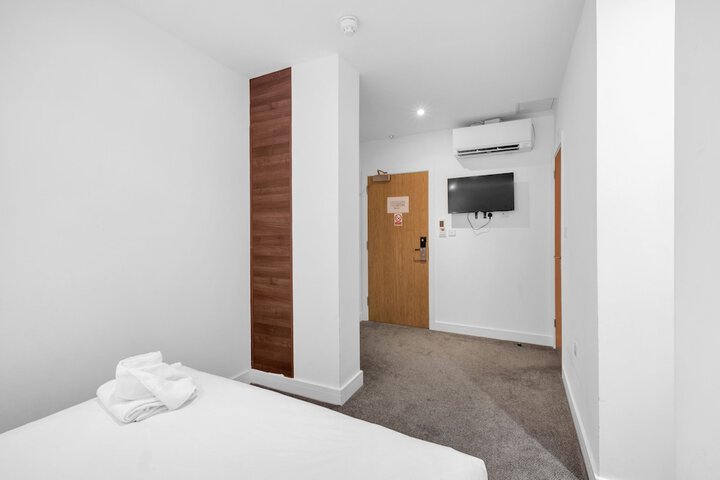 Room 20 of 49