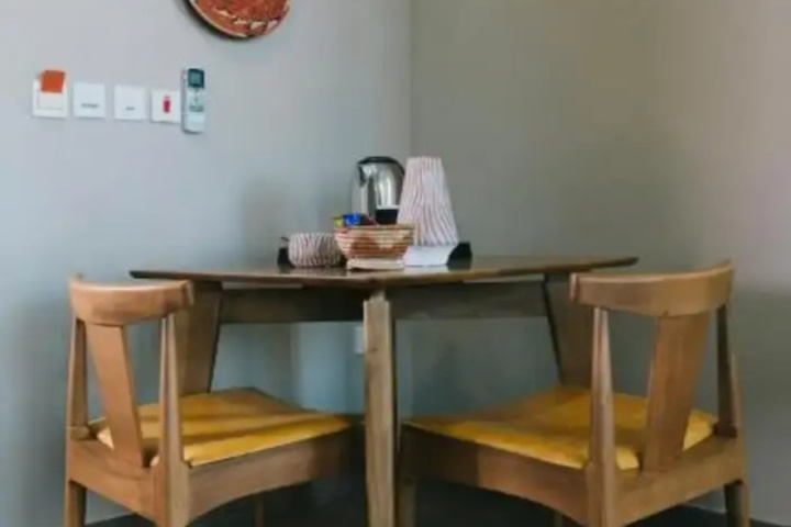 Room 8 of 10