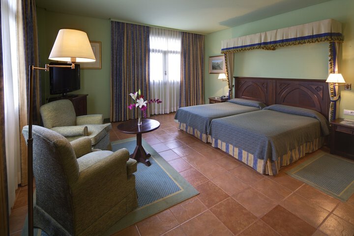 Room 13 of 95