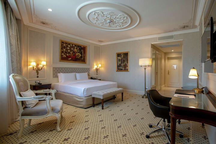 Room 14 of 53