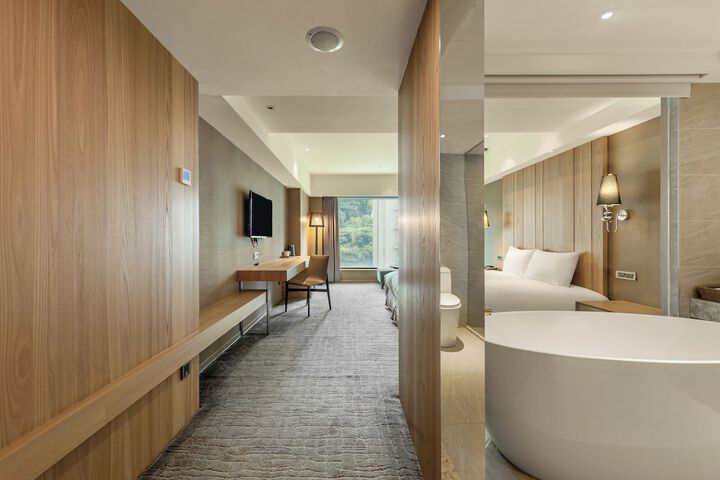 Room 32 of 108