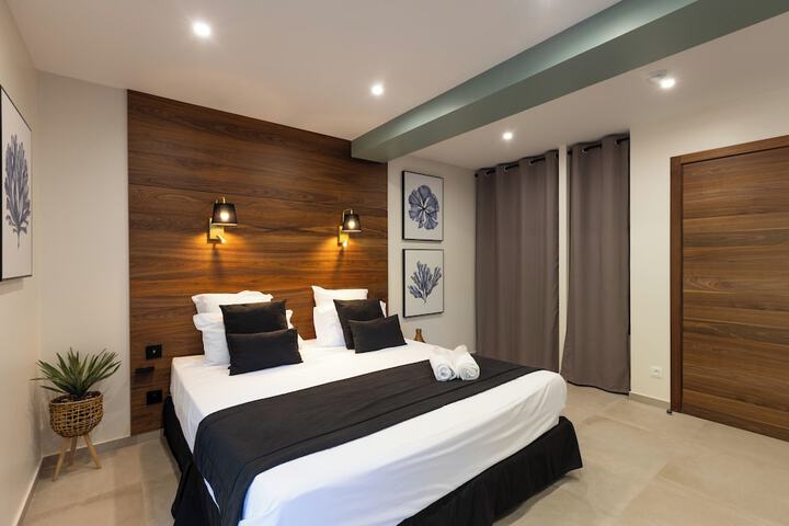 Room 32 of 164