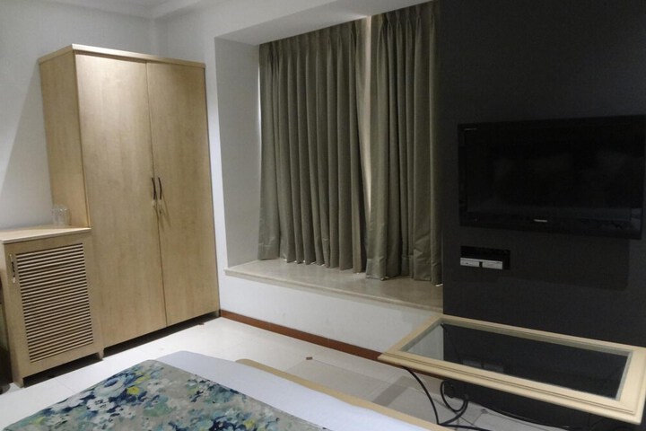 Room 28 of 44