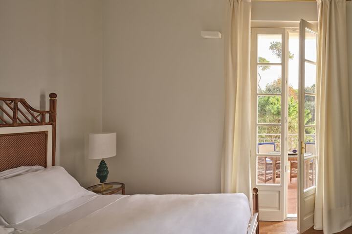 Room 10 of 53