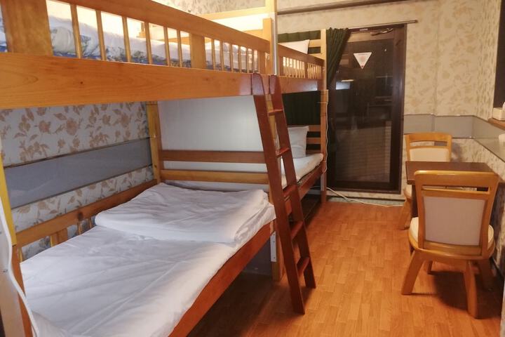 Room 11 of 66