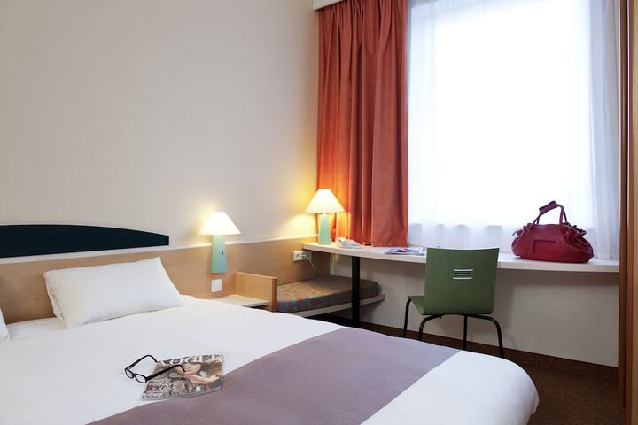 Room 4 of 69