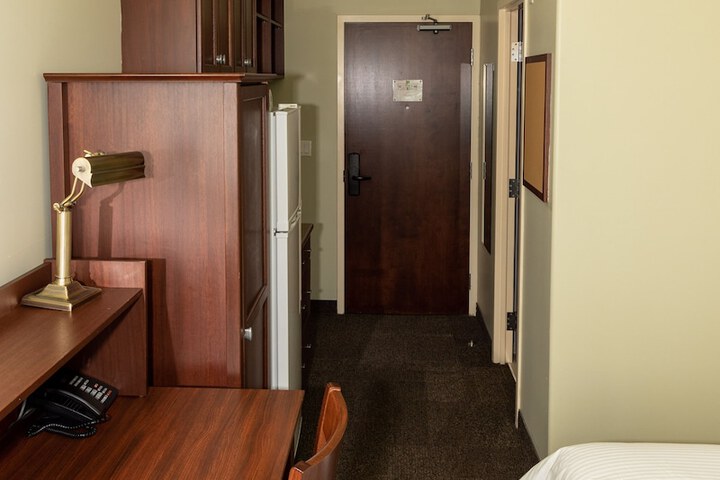 Room 15 of 36