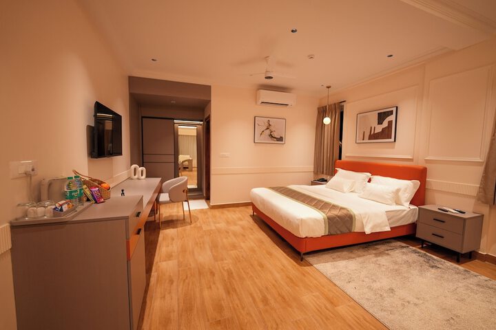 Room 15 of 49