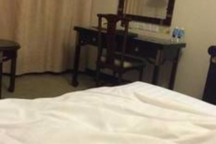 Room 27 of 159