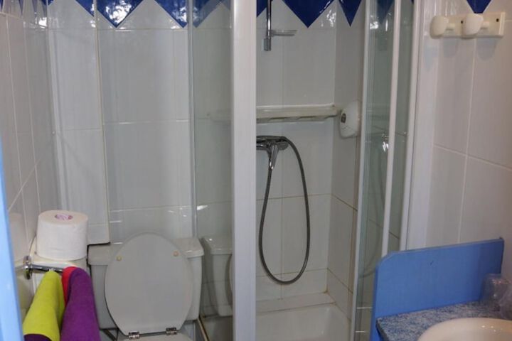 Room 33 of 44
