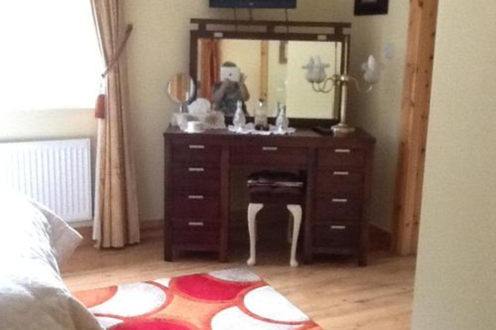 Room 2 of 2