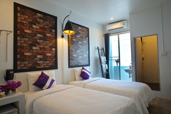Room 5 of 39