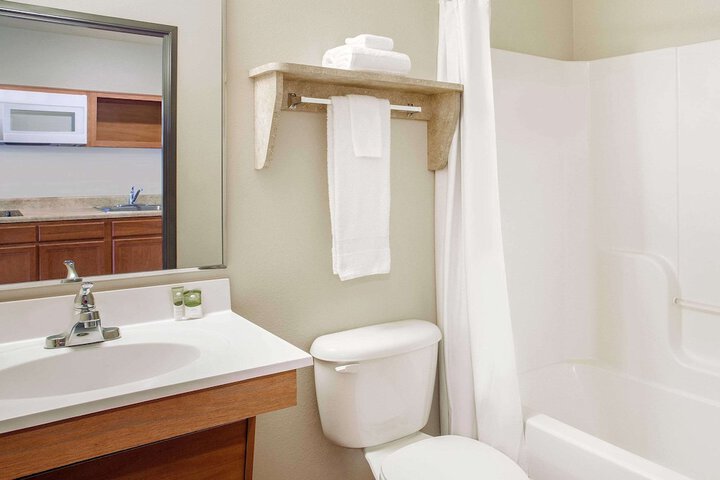 Suite Queen Bed (4 of 4)