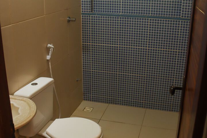 Room 2 of 4