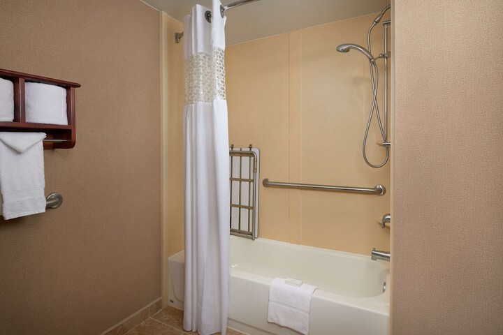 1 Double Mobility Accessible Tub (8 of 11)