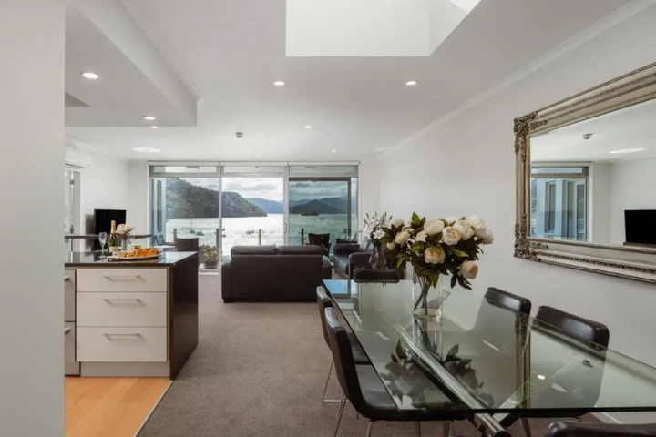 Oxleys Penthouse 506