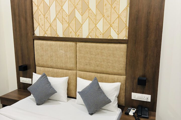 Room 12 of 22