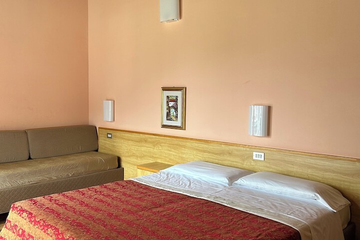 Room 4 of 21