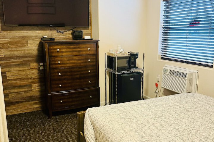 Room 12 of 30