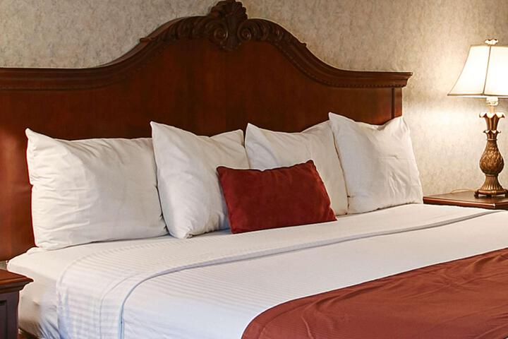 Exterior King Bed (1 of 17)
