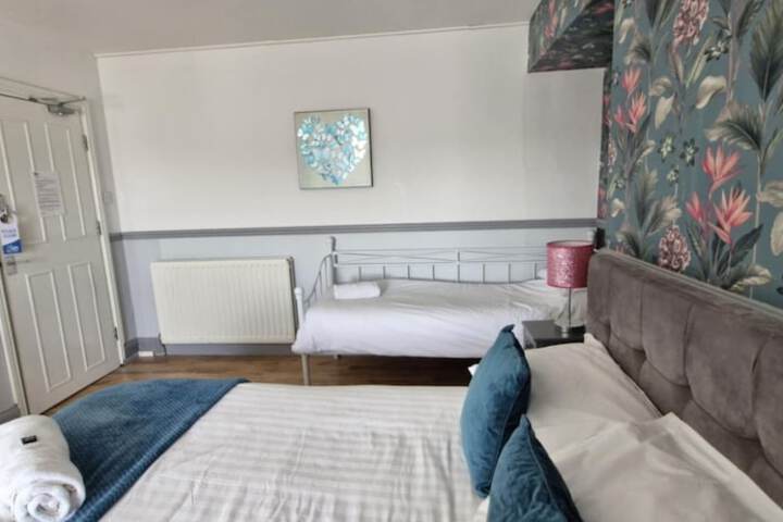 Room 140 of 263